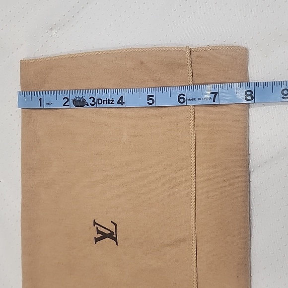 Authentic Louis Vuitton Medium Fold Over Dust Bag - Picture 8 of 9